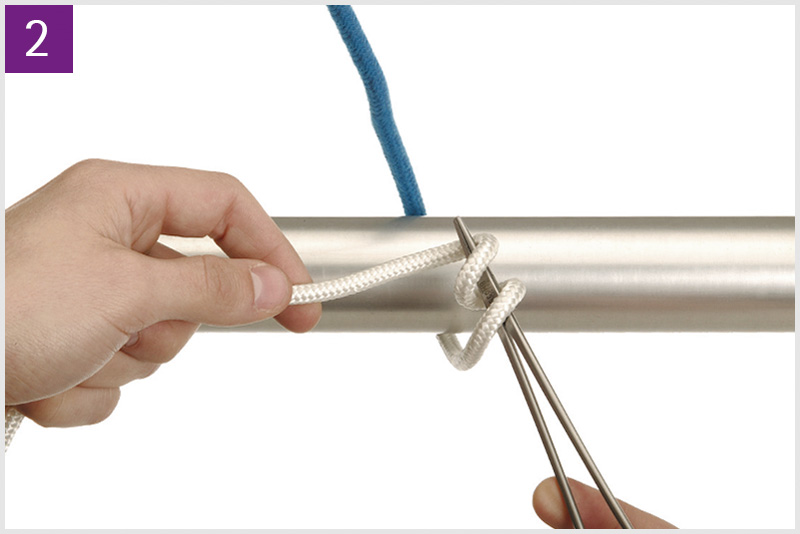 Surgeon’s Knot (With instrument)