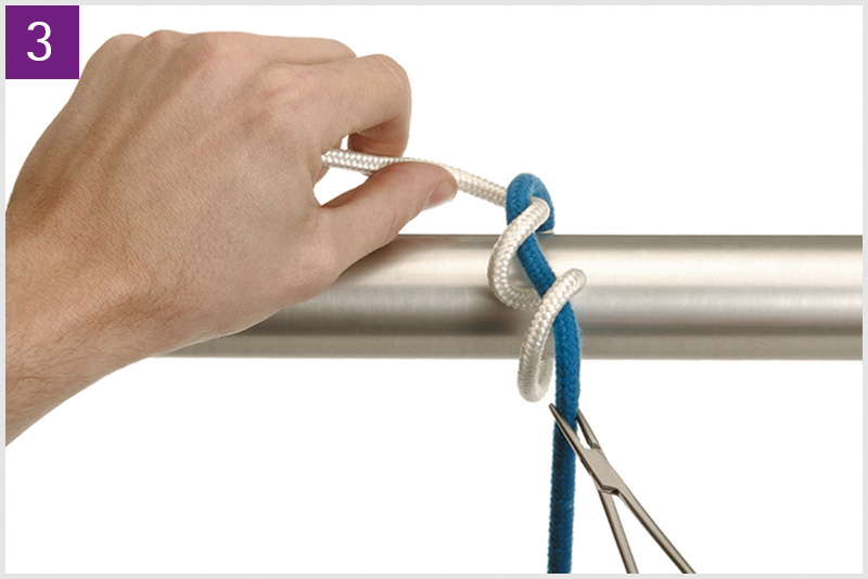 Surgeon’s Knot (With instrument)