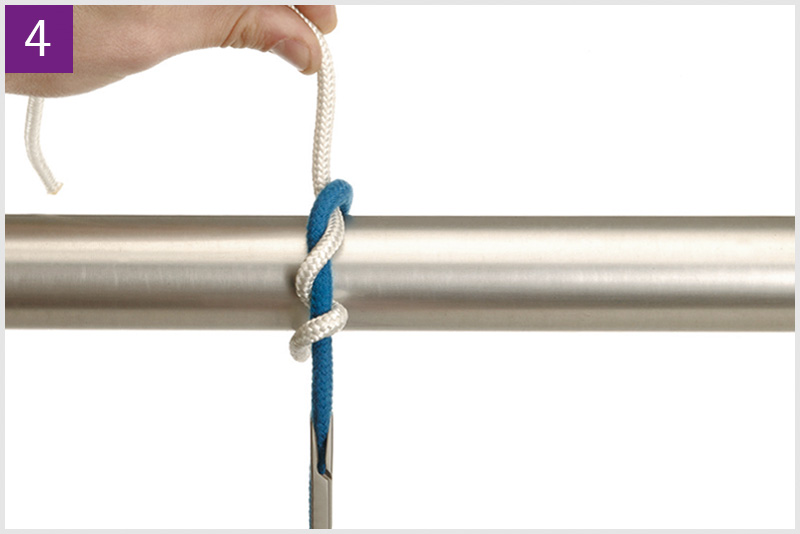 Surgeon’s Knot (With instrument)