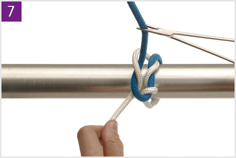 Surgeon’s Knot (With instrument)